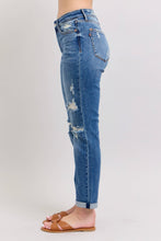 Load image into Gallery viewer, Vintage Wash Boyfriend Fit W/ Destroy
