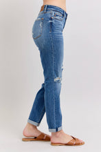 Load image into Gallery viewer, Vintage Wash Boyfriend Fit W/ Destroy
