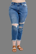 Load image into Gallery viewer, Vintage Wash Boyfriend Fit W/ Destroy
