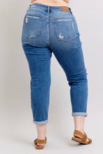 Load image into Gallery viewer, Vintage Wash Boyfriend Fit W/ Destroy
