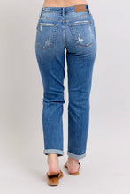 Load image into Gallery viewer, Vintage Wash Boyfriend Fit W/ Destroy
